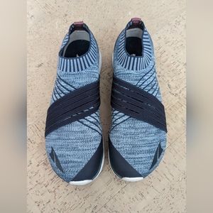 Size 8.5 Women's Altra Slip on Shoes Dyani